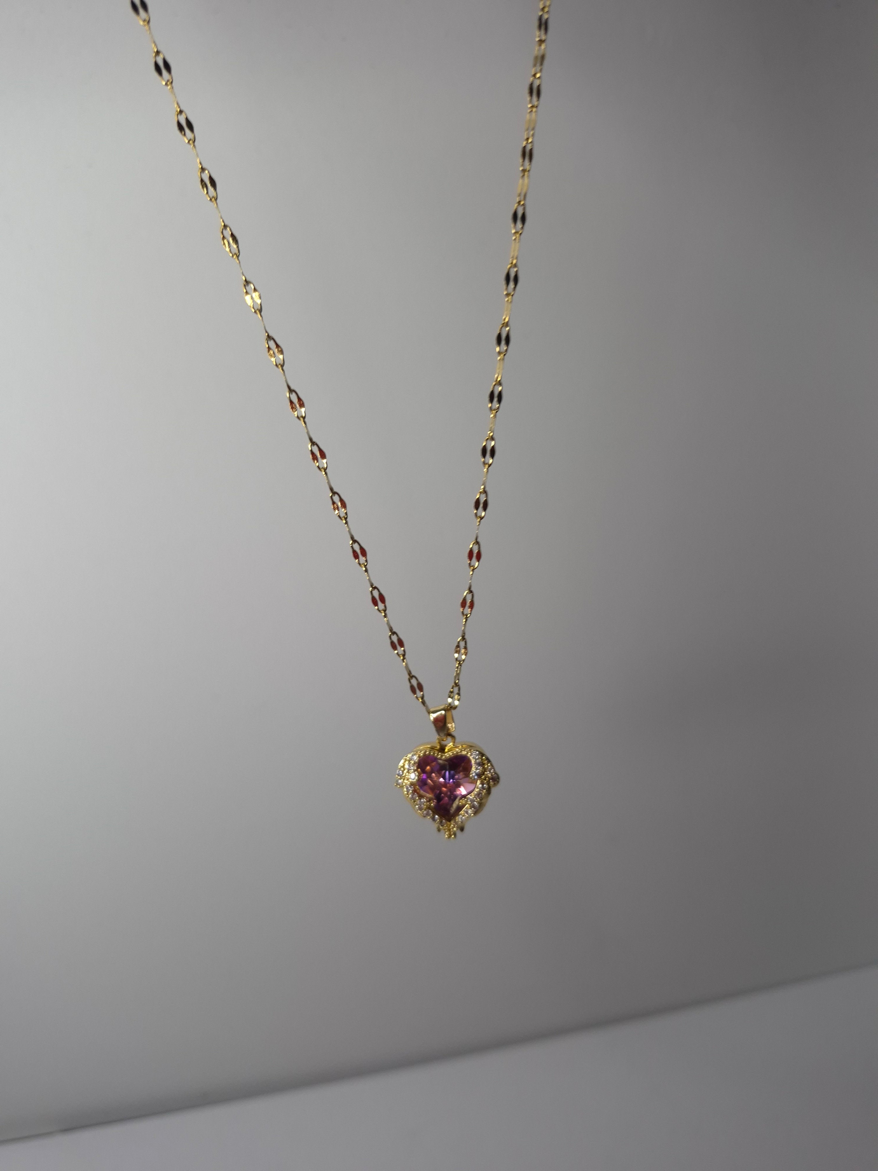 Strălucirea Ametistului – Lănțișor Auriu pentru Femei | Goldenera