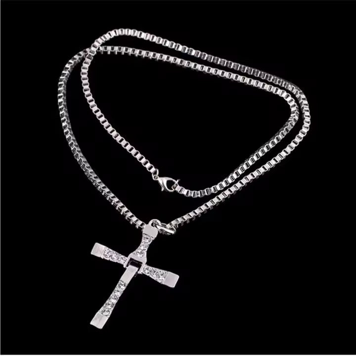Crucea Dominus Steel – Colier Masculin Premium Inspirație Street-Luxury