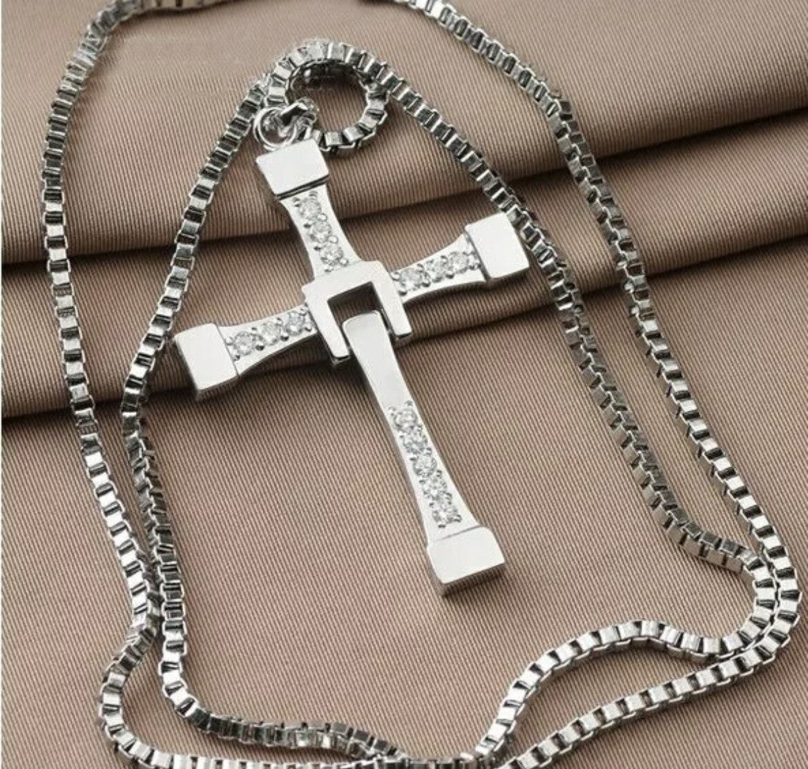 Crucea Dominus Steel – Colier Masculin Premium Inspirație Street-Luxury